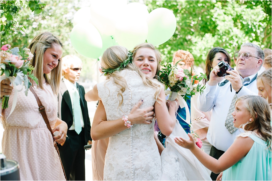 Dreamy Logan, Utah LDS Wedding by wedding photographer Hillary Muelleck || https://hillarymuelleck.com