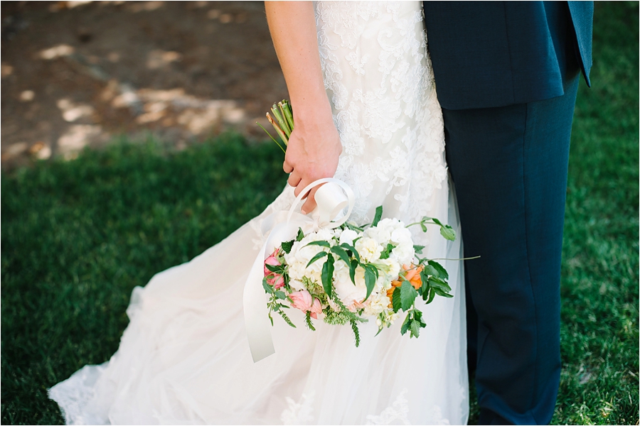 Dreamy Logan, Utah LDS Wedding by wedding photographer Hillary Muelleck || https://hillarymuelleck.com