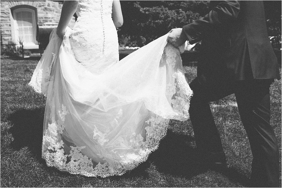 Dreamy Logan, Utah LDS Wedding by wedding photographer Hillary Muelleck || https://hillarymuelleck.com