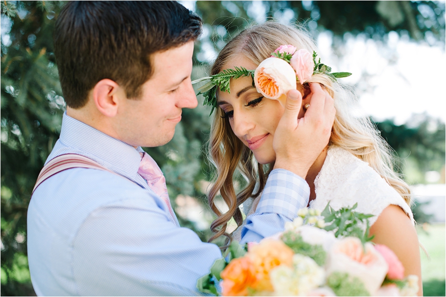 Dreamy Logan, Utah LDS Wedding by wedding photographer Hillary Muelleck || https://hillarymuelleck.com