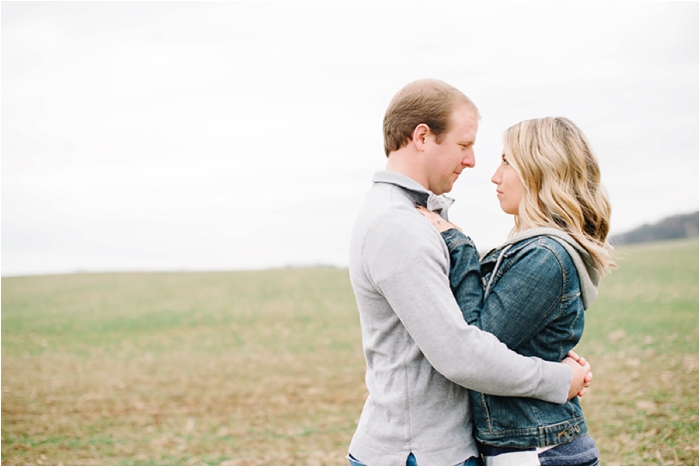  Cuddly Fall Engagement Session by wedding photographer Hillary Muelleck || hillarymuelleck.comhershey_harrisburg_lancaster_pennsylvania_engagement_couples_anniversary_photographer_ hillary_muelleck_photography_photo_8191