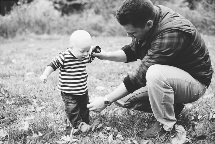 Fall Family Photo Inspiration with Fine Art Pennsylvania Photographer Hillary Muelleck // hillarymuelleck.com