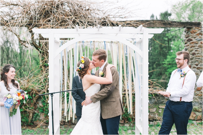 Lovely Lauxmont Farms Wedding in the Cobblestone Courtyard by Hillary Muelleck Photography || hillarymuelleck.com