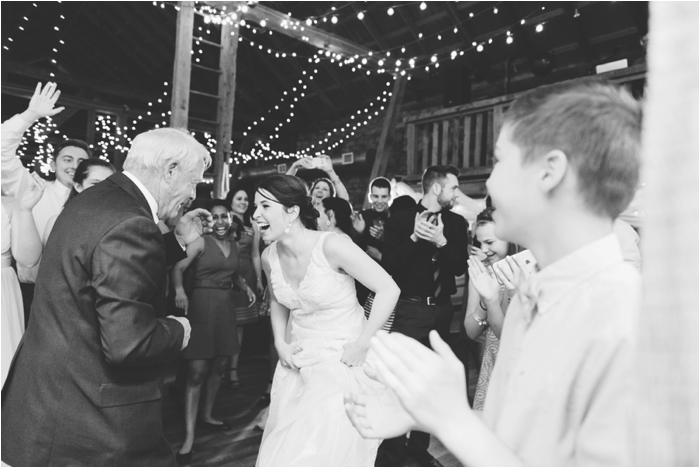 Spring Pennsylvania wedding at the Wind in the Willows by Hillary Muelleck Photography || hillarymuelleck.com