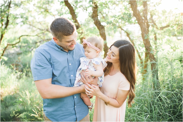 Gorgeous Utah Family Session shot on Fuji 400h film by Hillary Muelleck Photography || hillarymuelleck.com
