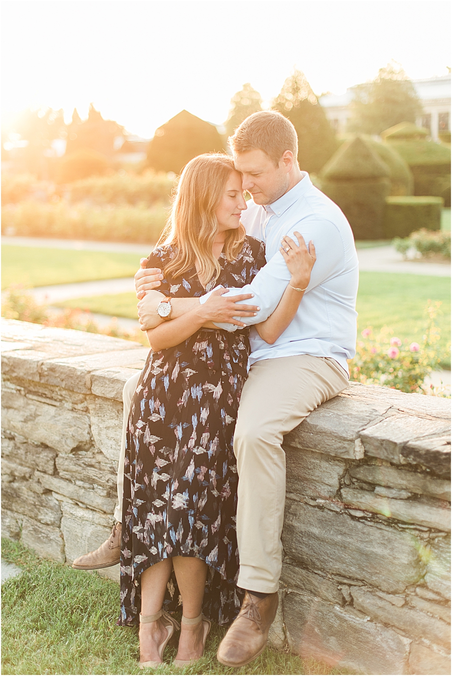 One of the hardest things engaged couples have to figure out is, What am I going to wear for my engagement photos? Read my tips on how to pick outfits that will make you look amazing!